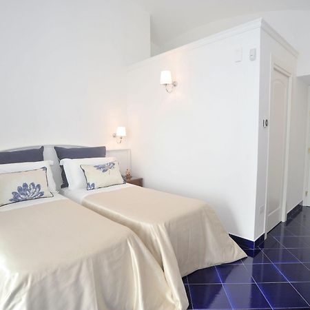 Core Amalfitano City Suites Экстерьер фото